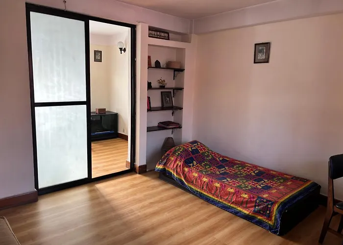 Cozy In Old Apartment *